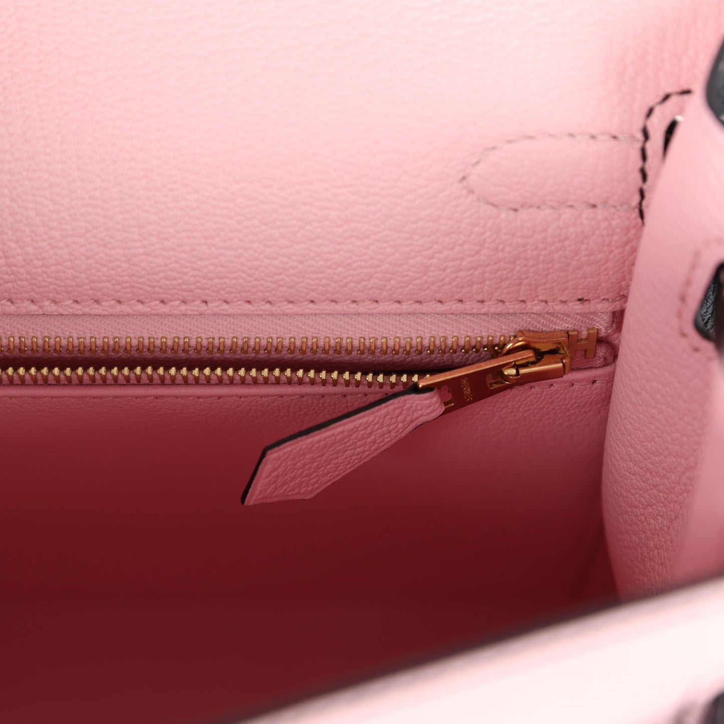 Hermes Special Order (HSS) Kelly Sellier 25 Rose Sakura and Black Chevre Mysore Brushed Gold Hardware