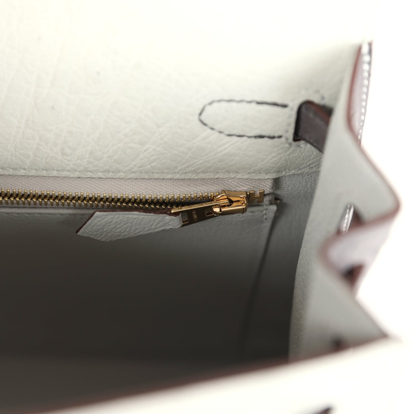 Hermes Special Order (HSS) Kelly Sellier 25 Gris Perle and Graphite Ostrich Permabrass Hardware